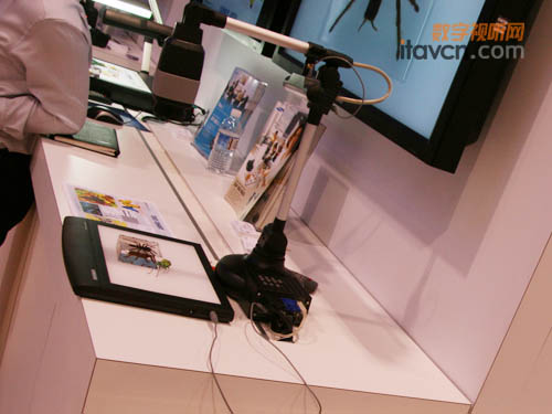 UF-80DXҕlչ_(ti)Infocomm2010
