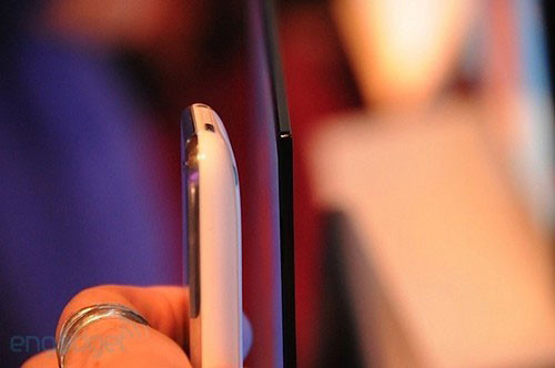 OLEDҕͬiPhoneȺ