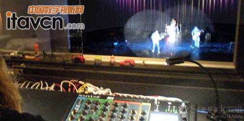 Уʹ  SOUNDCRAFT CSi 32{_