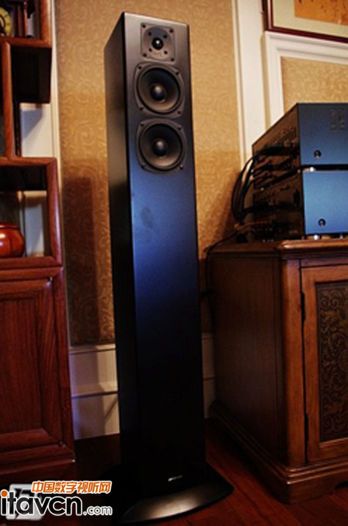M&K sound 950F