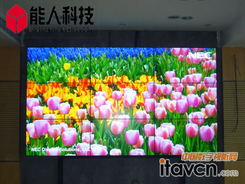 NEC X463UN 3*3Ļ