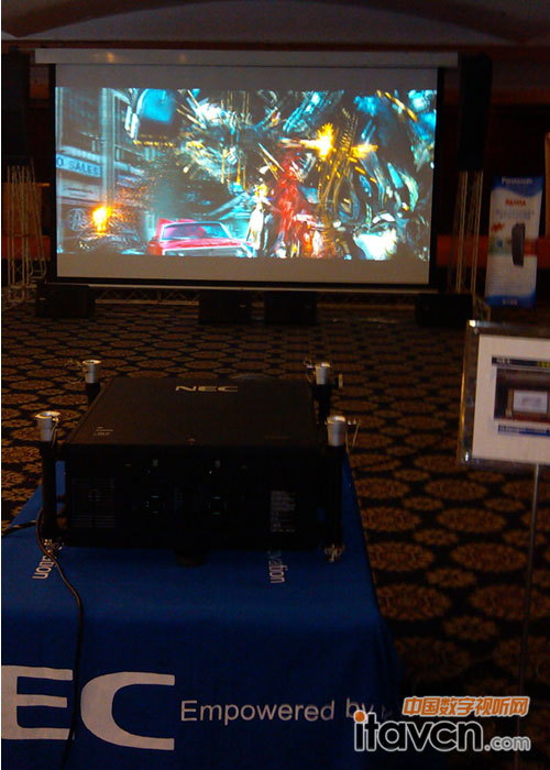 NEC PH1000U+Ͷ䳬