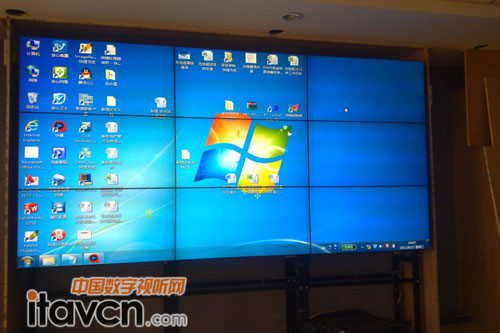 NEC X461UNVխ߅Һ@ʾ3×3ƴӉ
