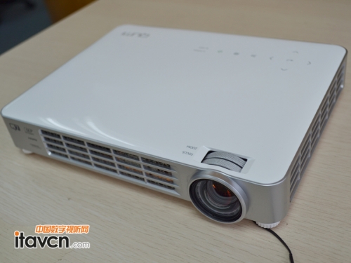 VivitekӍQUMIQ7Plus