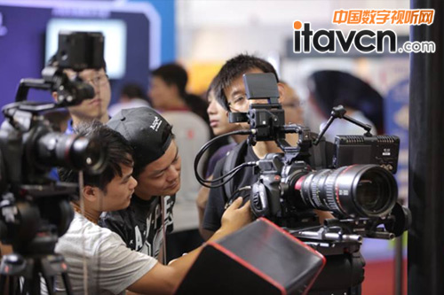 F^עwEOS C300 Mark II