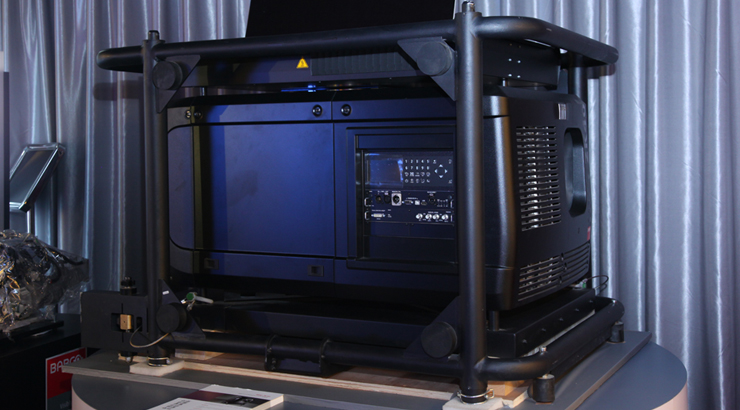 全球最亮投影機HDQ-2K40展示